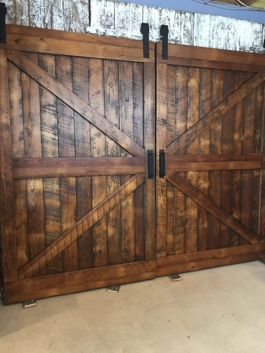 Arrow barn doors, Large barn doors